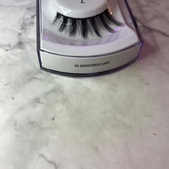 MAC Cosmetics M·A·C Lash 82 Seductress Lash - Picture 3 of 7